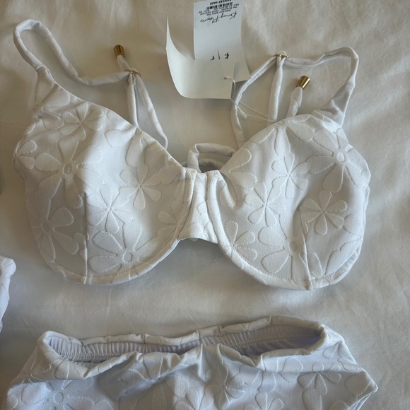 White floral push up bikini top - Picture 1 of 1